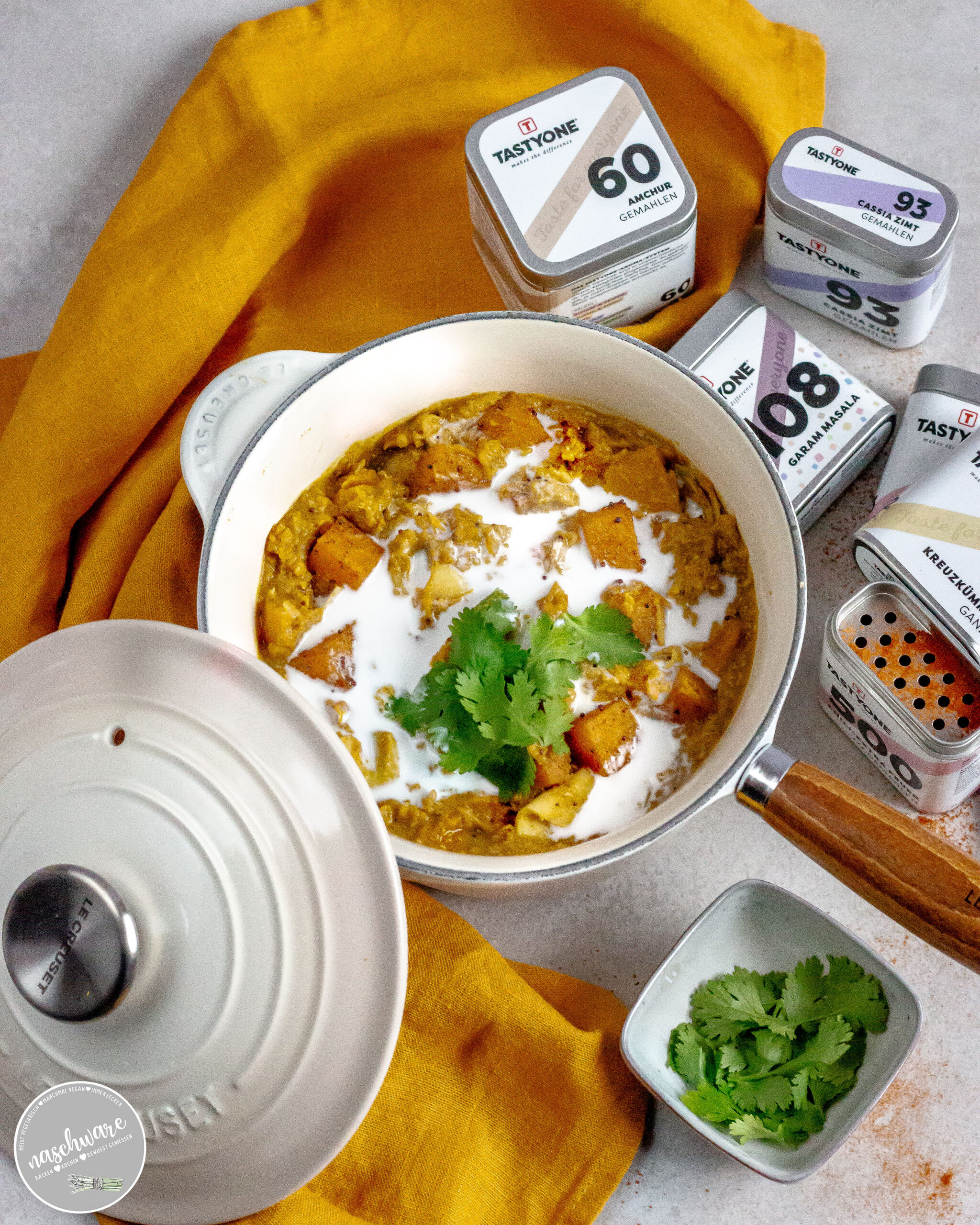 Veganes Kürbis-Linsen-Kokos Curry á la Naschware