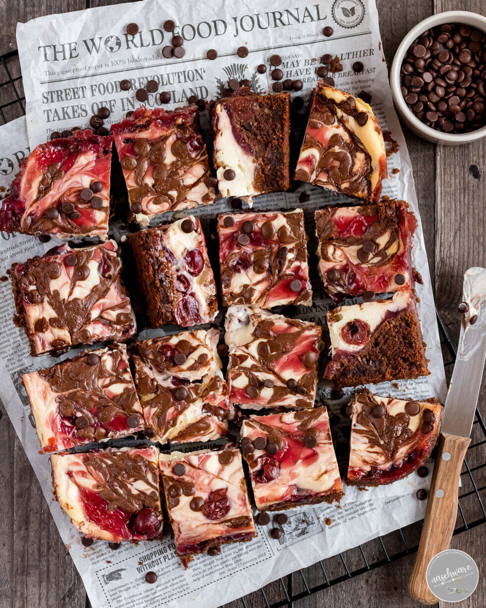 Vegane CheesecakeBrownies mit Kirschen Rezept naschware.de