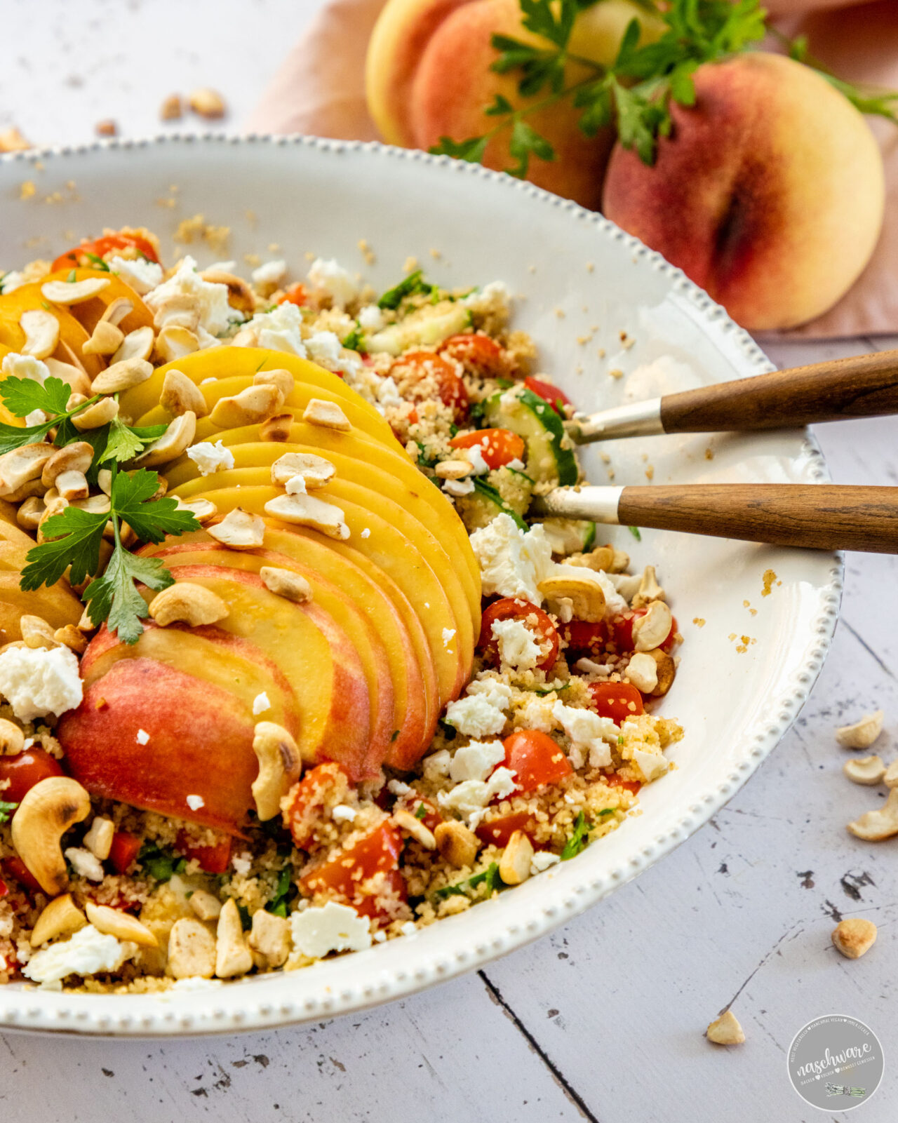 Bulgur Salat mit weißen Pfirsichen - Rezept - naschware.de