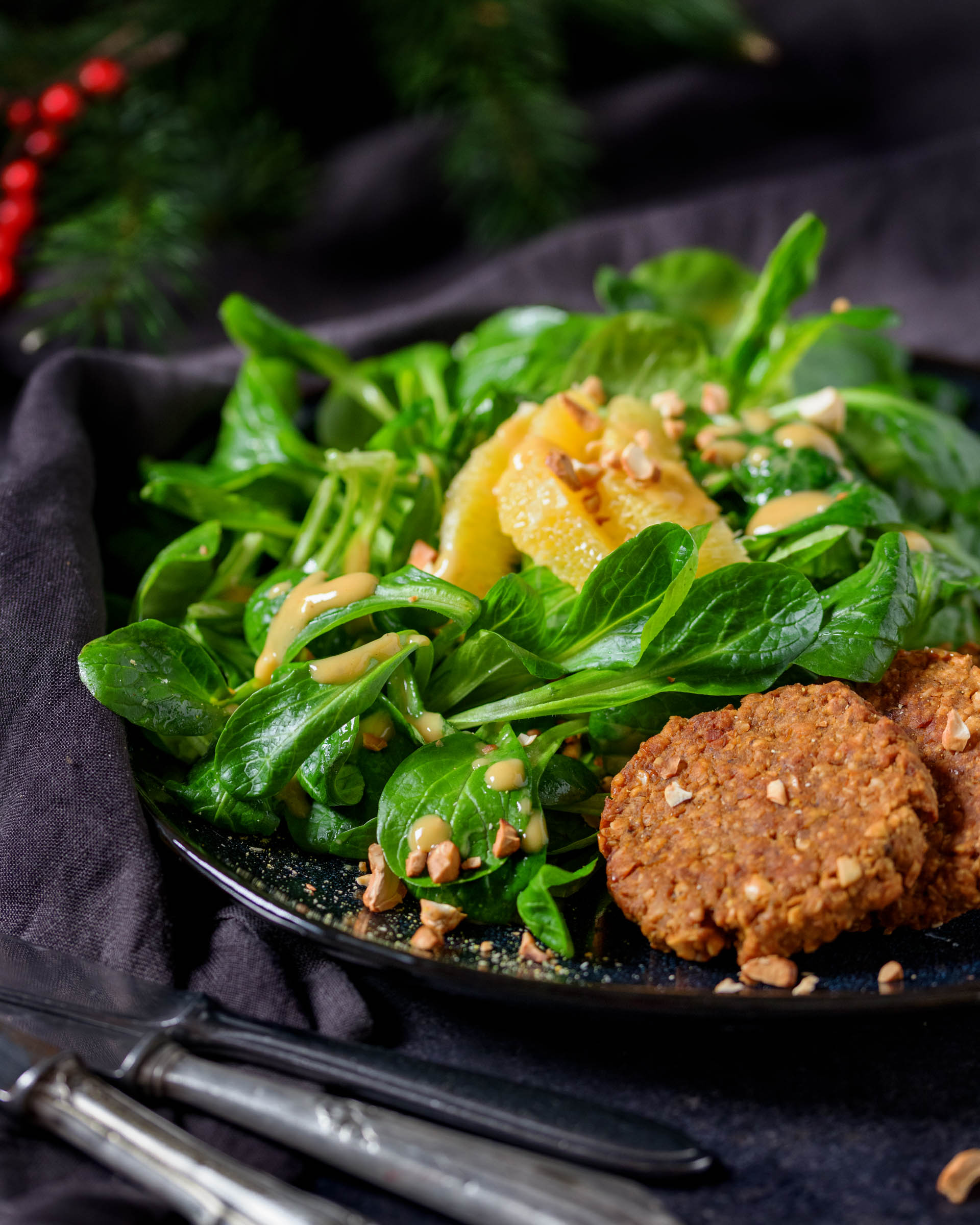 Vegane Linsenbratlinge mit Feldsalat